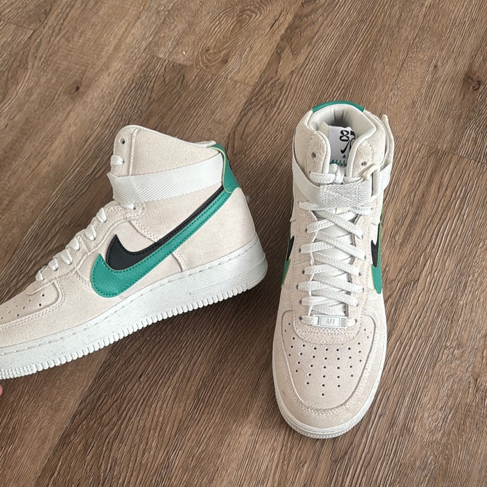 Nike High-Top Sneakers in Beige and Teal

Very clean never worn